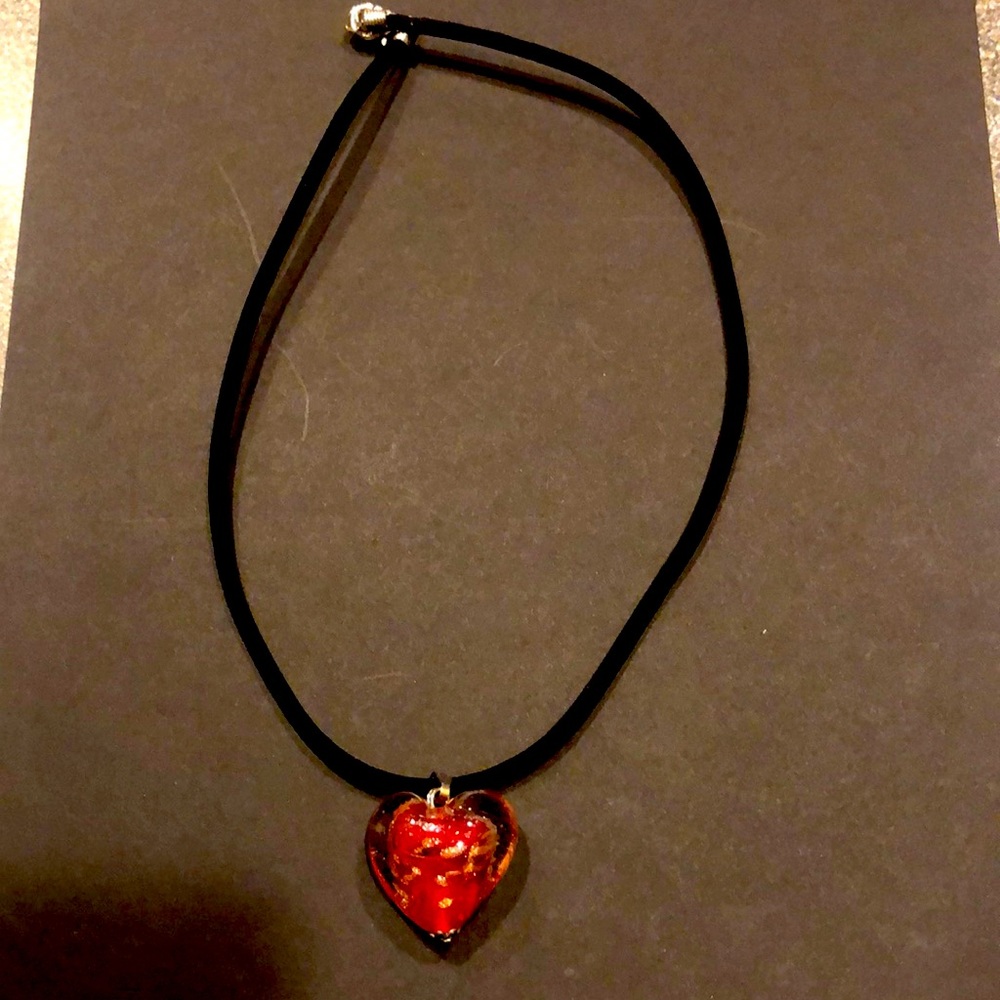 From Turkey 🇹🇷 Beautiful heart pendant on 18” velvet necklace.
